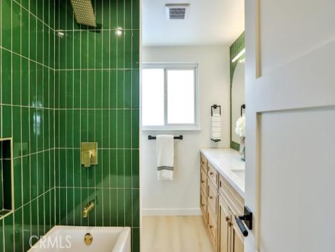 2737 Lorenzo Avenue, Costa Mesa, CA