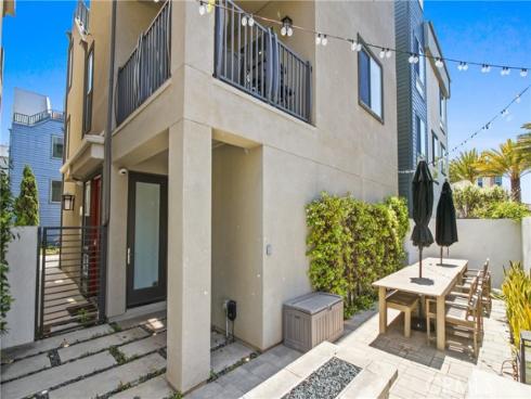 1639 Bridgewater Way, Costa Mesa, CA