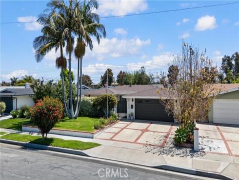 2924 Royal Palm Drive, Costa Mesa, CA