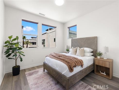 645 Channel Way , Costa Mesa, CA