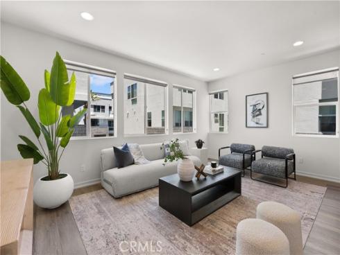 645 Channel Way , Costa Mesa, CA