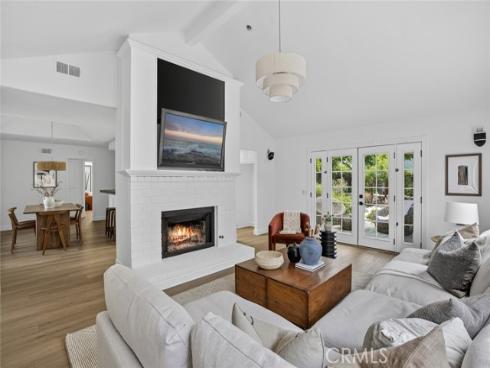 983 Oak Street, Costa Mesa, CA