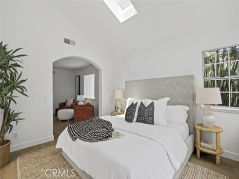 983 Oak Street, Costa Mesa, CA