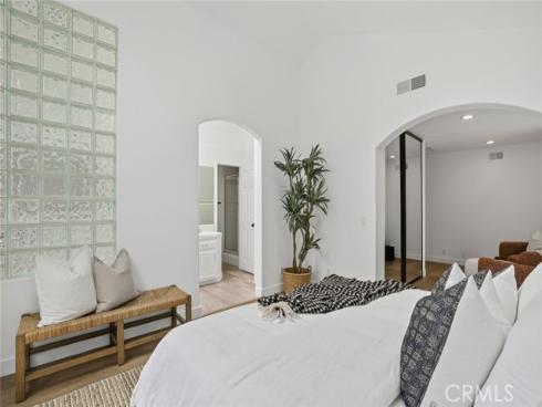 983 Oak Street, Costa Mesa, CA