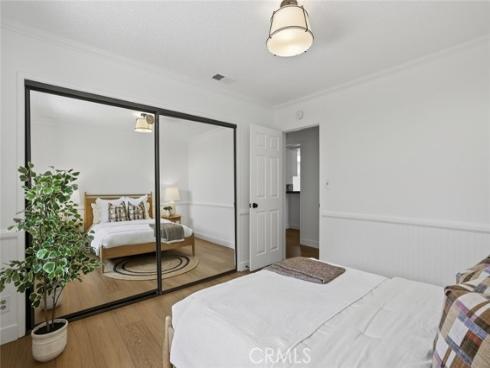 983 Oak Street, Costa Mesa, CA