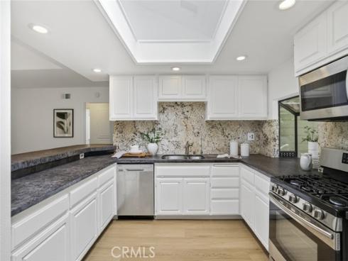 983 Oak Street, Costa Mesa, CA