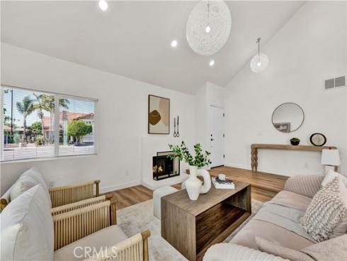 921 Dahlia Avenue, Costa Mesa, CA