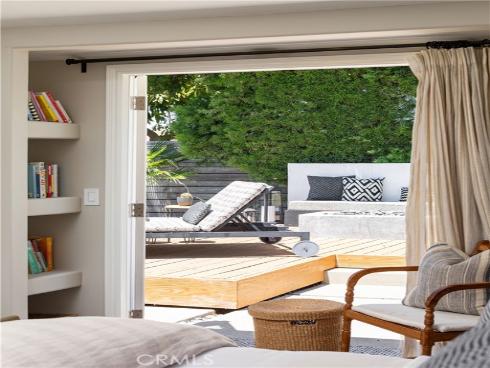 292 Bowling Green Drive, Costa Mesa, CA