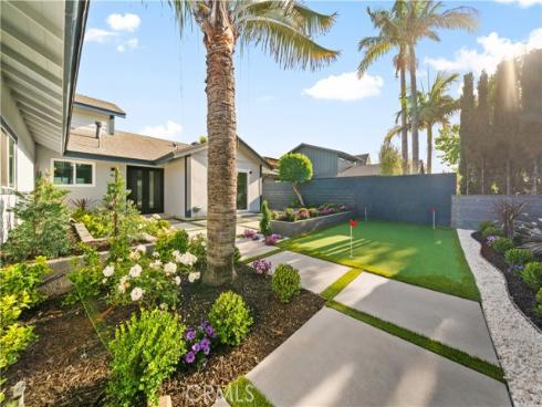 553 Sturgeon Drive, Costa Mesa, CA