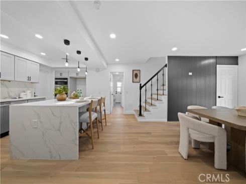 553 Sturgeon Drive, Costa Mesa, CA