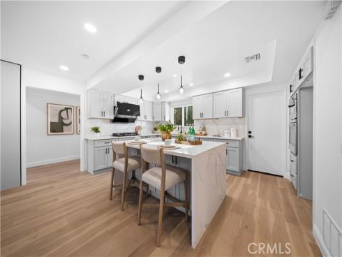 553 Sturgeon Drive, Costa Mesa, CA