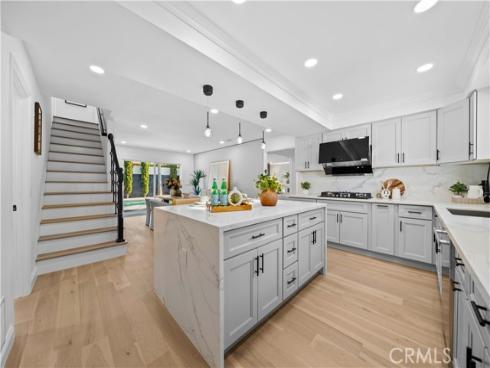 553 Sturgeon Drive, Costa Mesa, CA