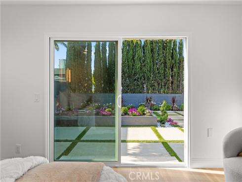 553 Sturgeon Drive, Costa Mesa, CA