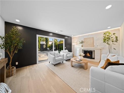 553 Sturgeon Drive, Costa Mesa, CA