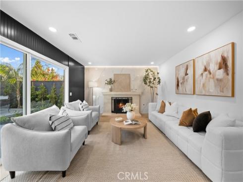 553 Sturgeon Drive, Costa Mesa, CA