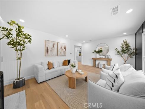 553 Sturgeon Drive, Costa Mesa, CA