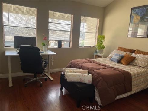 404  Brighton Springs  , Costa Mesa, CA