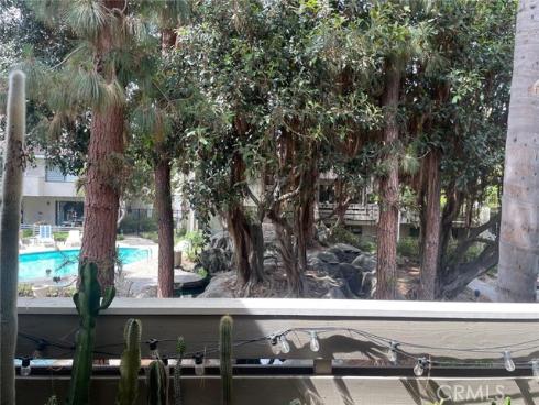 404  Brighton Springs  , Costa Mesa, CA