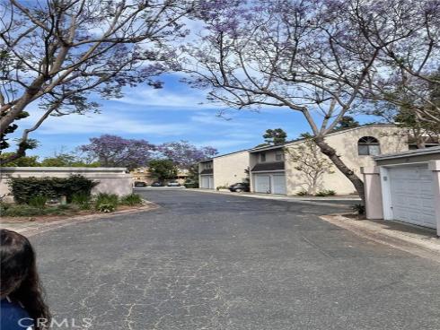 404  Brighton Springs  , Costa Mesa, CA