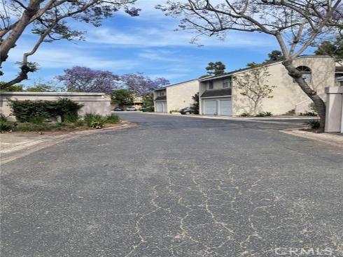 404  Brighton Springs  , Costa Mesa, CA