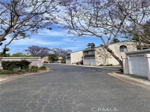 404  Brighton Springs  , Costa Mesa, CA