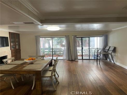 404  Brighton Springs  , Costa Mesa, CA