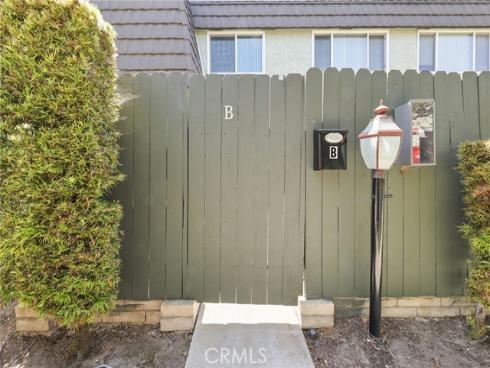 1634 Iowa B Street, Costa Mesa, CA