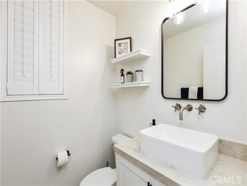 2294 Pacific Avenue, Costa Mesa, CA