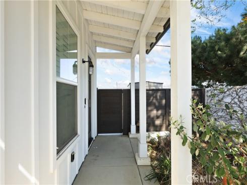 2294 Pacific Avenue, Costa Mesa, CA