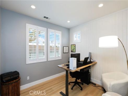 2294 Pacific Avenue, Costa Mesa, CA