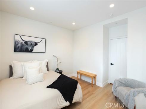 2294 Pacific Avenue, Costa Mesa, CA