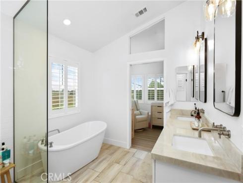 2294 Pacific Avenue, Costa Mesa, CA