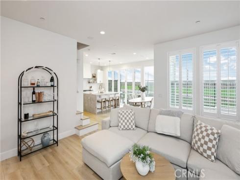 2294 Pacific Avenue, Costa Mesa, CA