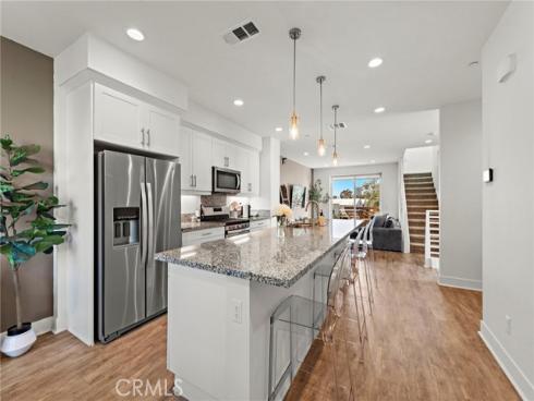 645 W 17th Street, Costa Mesa, CA