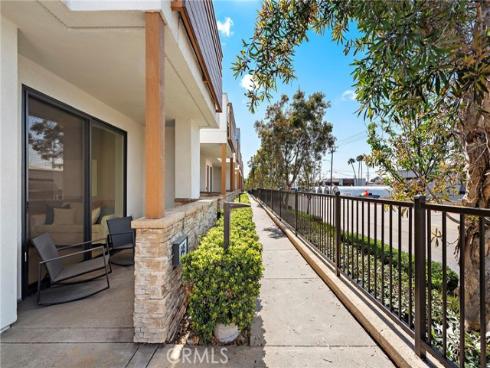 645 W 17th Street, Costa Mesa, CA