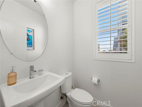 645 W 17th Street, Costa Mesa, CA