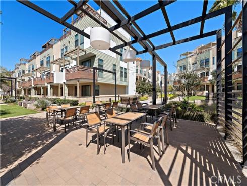 645 W 17th Street, Costa Mesa, CA