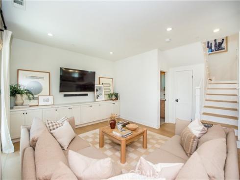 2065 Thurin Street, Costa Mesa, CA