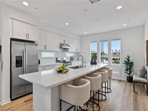 536  Caleigh   Lane, Costa Mesa, CA