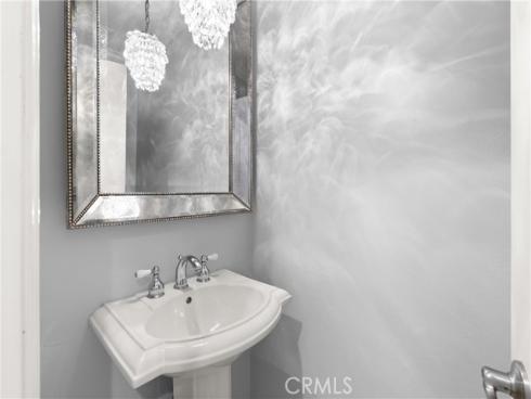 1205 Las Arenas 3 Way, Costa Mesa, CA