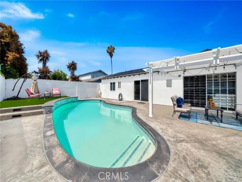 587  Traverse   Drive, Costa Mesa, CA