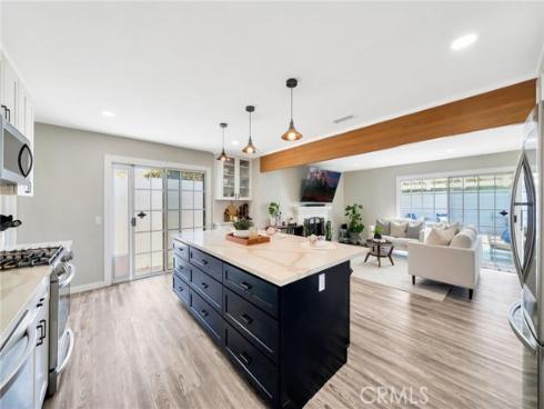 587  Traverse   Drive, Costa Mesa, CA