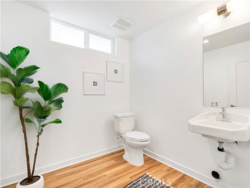 1660  Pomona   Avenue, Costa Mesa, CA