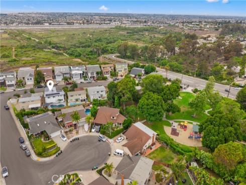 1872  Parkview   Circle, Costa Mesa, CA