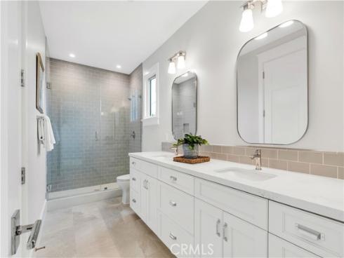 387  La Perle   Place, Costa Mesa, CA