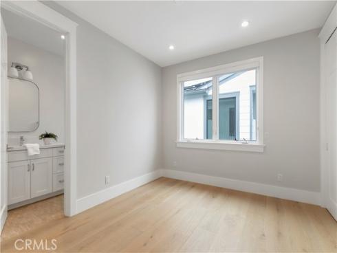 387  La Perle   Place, Costa Mesa, CA