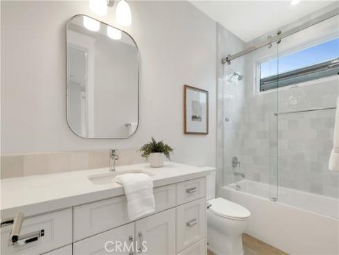 387  La Perle   Place, Costa Mesa, CA