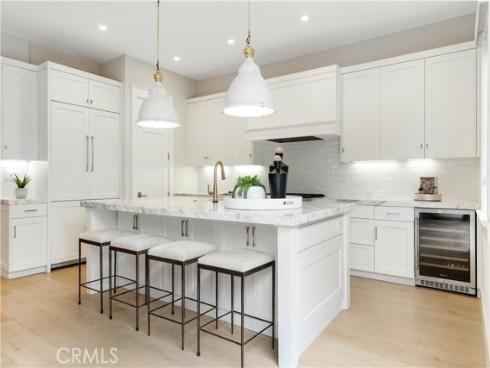 387  La Perle   Place, Costa Mesa, CA