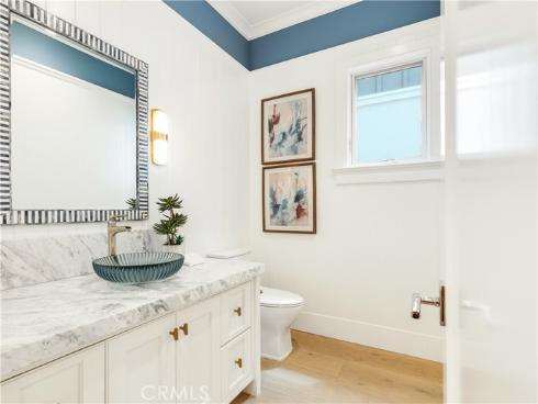 387  La Perle   Place, Costa Mesa, CA