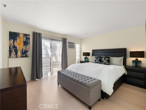 345 Avocado 201B Street, Costa Mesa, CA